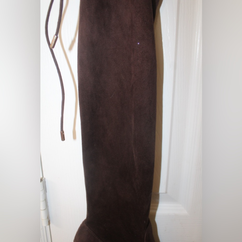 BAMBOO Size 10 Brown Over the Knee Suede Boots with tie on back - Picture 3 of 13